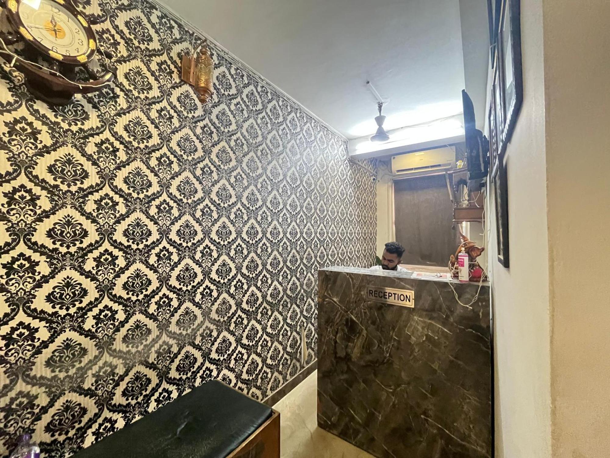 Blu Bell - Near Saket Metro * New Delhi