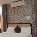 Hotel Blu Bell - Near Saket Metro