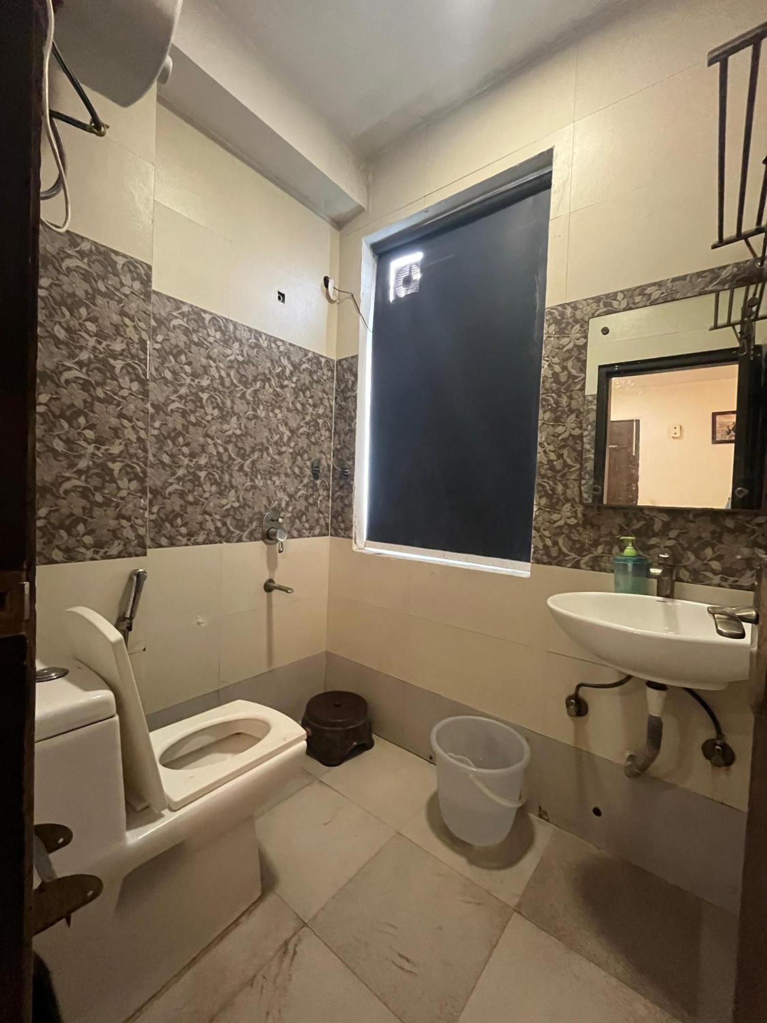 Couette-café Blu Bell - Near Saket Metro