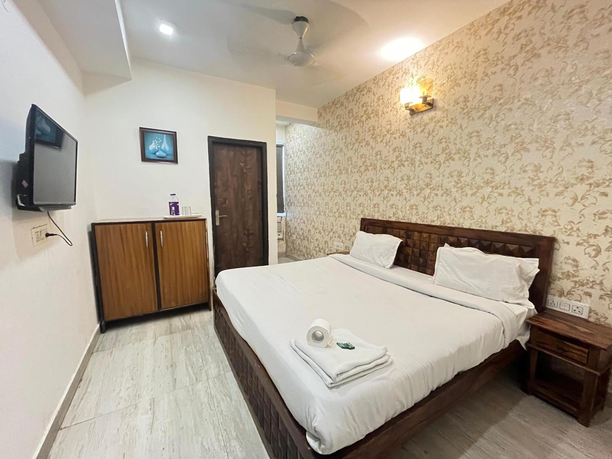 Couette-café Blu Bell - Near Saket Metro