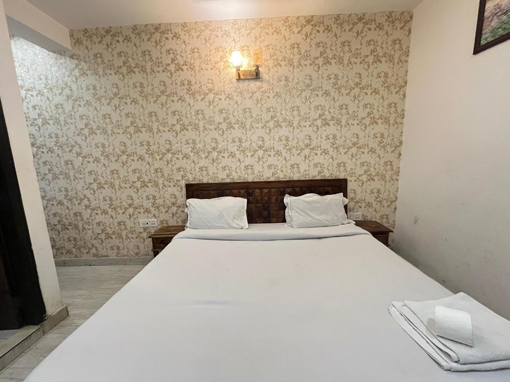 Couette-café Blu Bell - Near Saket Metro