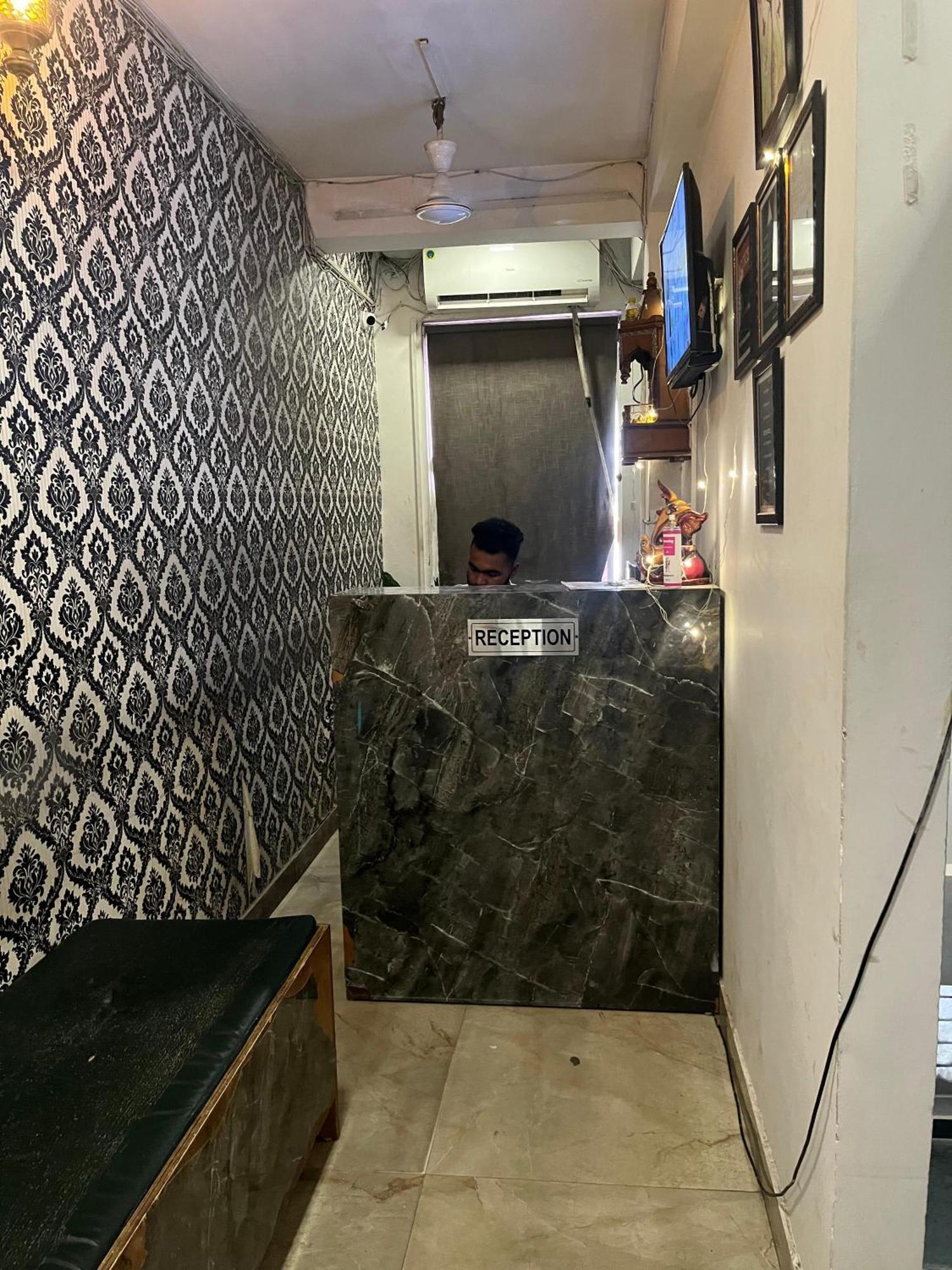 Blu Bell - Near Saket Metro Couette-café New Delhi