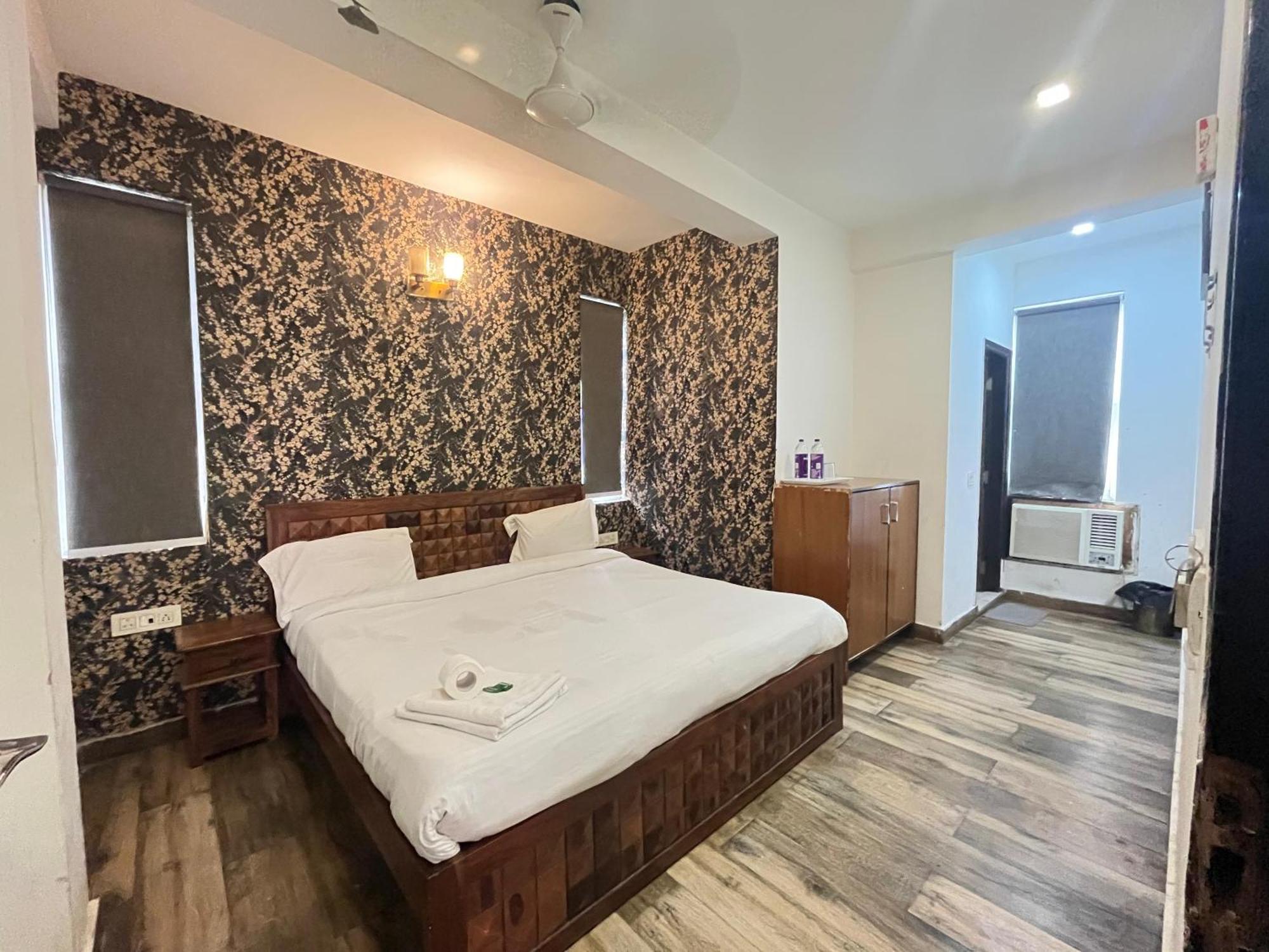 Blu Bell - Near Saket Metro